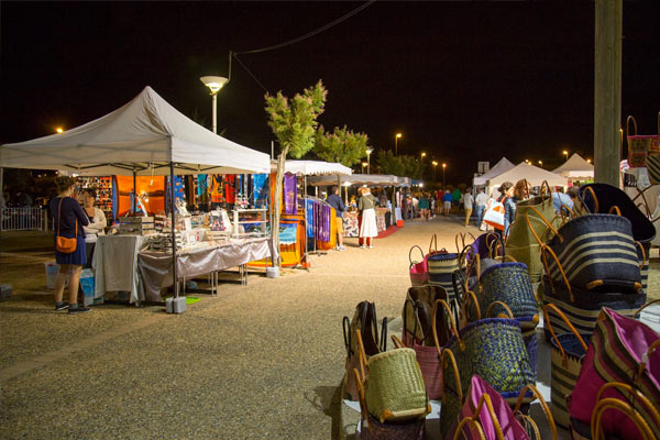 marche-nocturne-gard un marché nocturne dans le gard